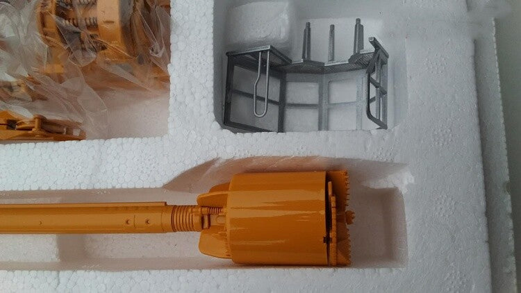 1:50 Bauer BG 40 Kelly Equipment Drilling Rig Construction Machine Diecast Model
