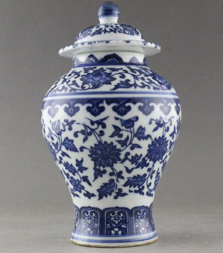 Fine China Hand Painted Flower Blue and White Porcelain Vase & Jar Decoration