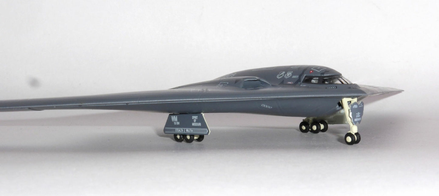herpa US B-2A Spirit Stealth Millitia 1/200 diecast plane model