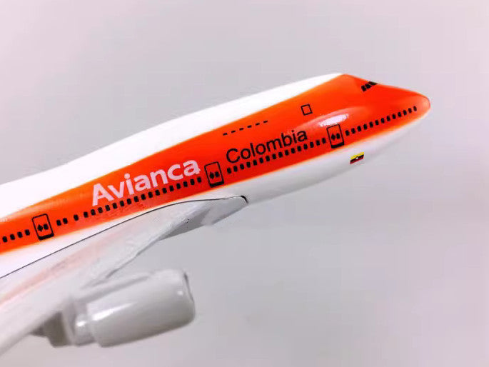 16CM Avianca Colombia Boeing 747-200 Passenger Airplane Diecast Aircraft Model