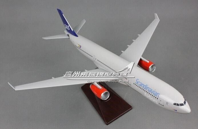 40CM SAS Scandinavian AIRBUS A330 Passenger Airplane Resin Aircrarft Plane Model