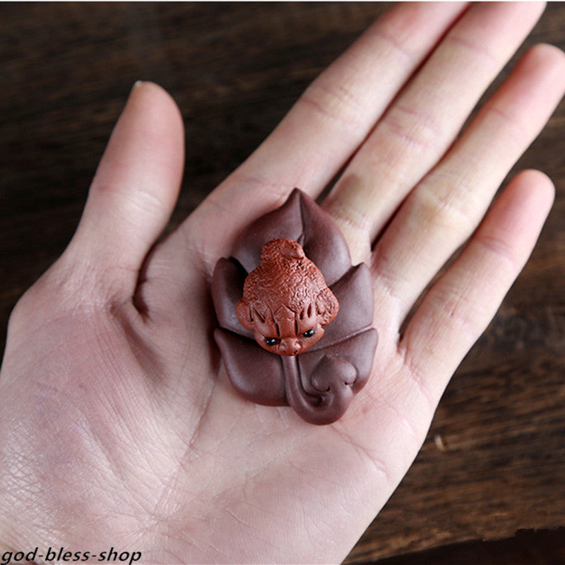 2.2"Creative Table Decoration Yixing Zisha Tea Pet Purple Clay Toad Small