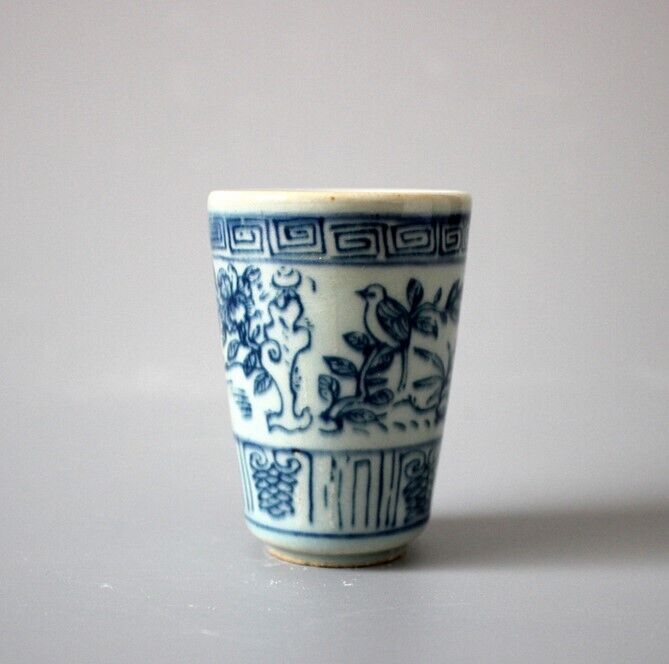 Chinese Jingdezhen Blue White Porcelain Handmade Flower Bird Gongfu Teacup Pair