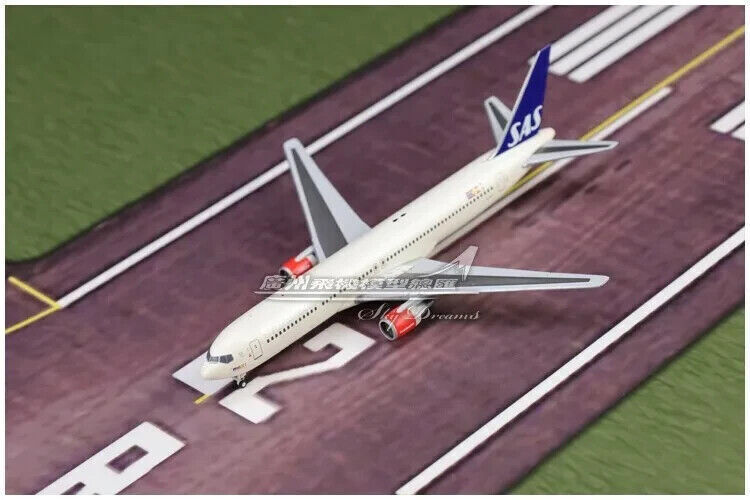 1:400 JC Wings SAS BOEING 767-300ER Passenger Airplane Diecast Aircraft Model