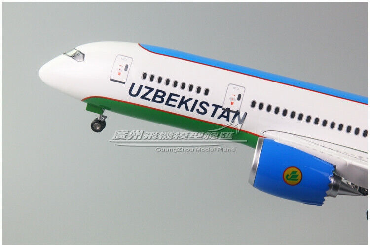 1:130 43CM UZBEKISTAN BOEING 787 Airplane Landing Gear Resin Aircraft Model
