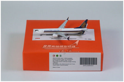 1:400 JC Wings SINGAPORE AIRLINES BOEING 737 MAX 8 Passenger Plane Diecast Model