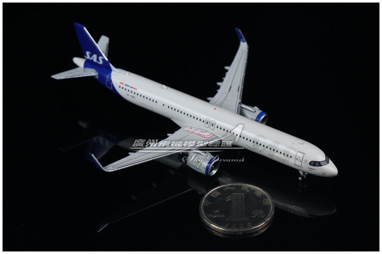 1:400 GeminiJets SAS BOEING A321neo Airplane Diecast Plane Aircraft Model