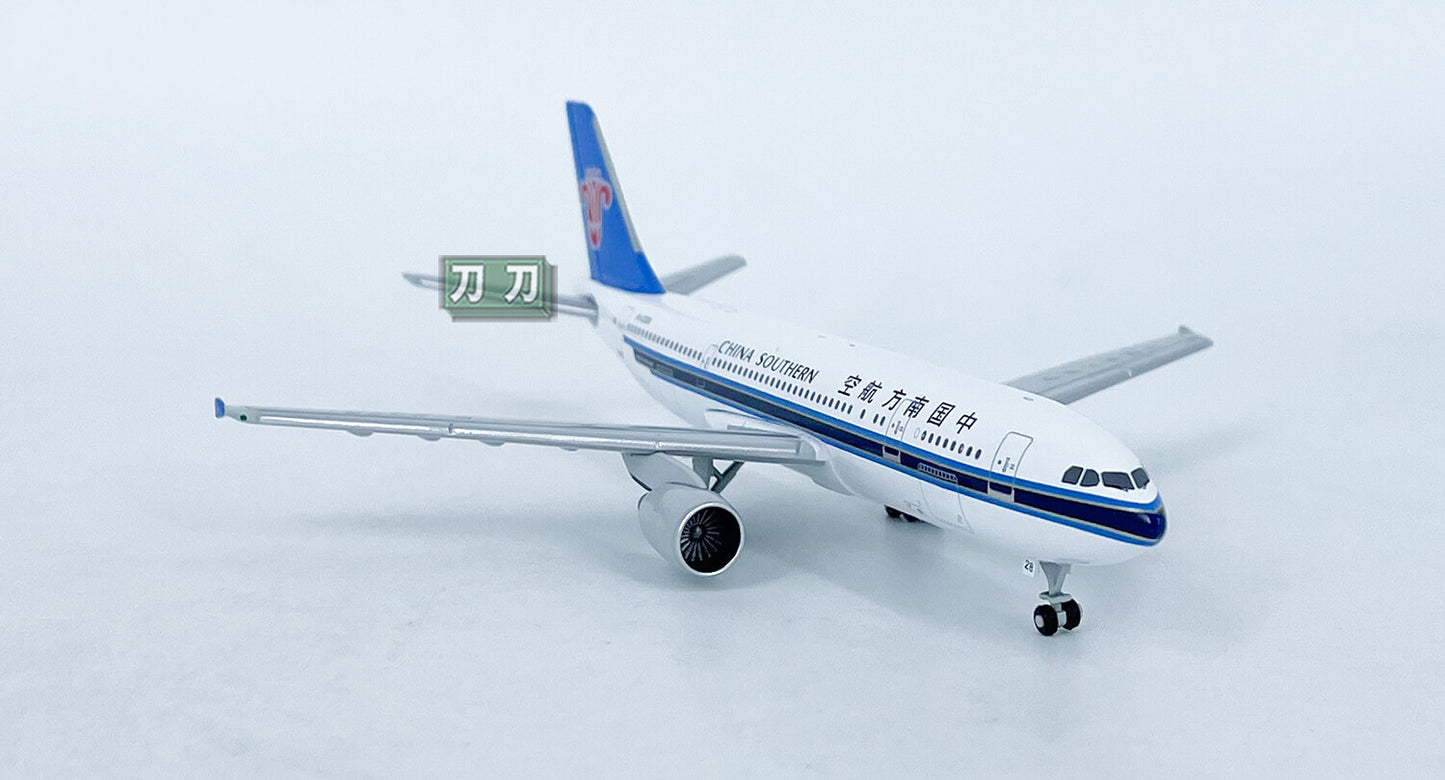 1:400 JET CHINA SOUTHERN A300-600R B-2323 Passenger Airplane Diecast Model