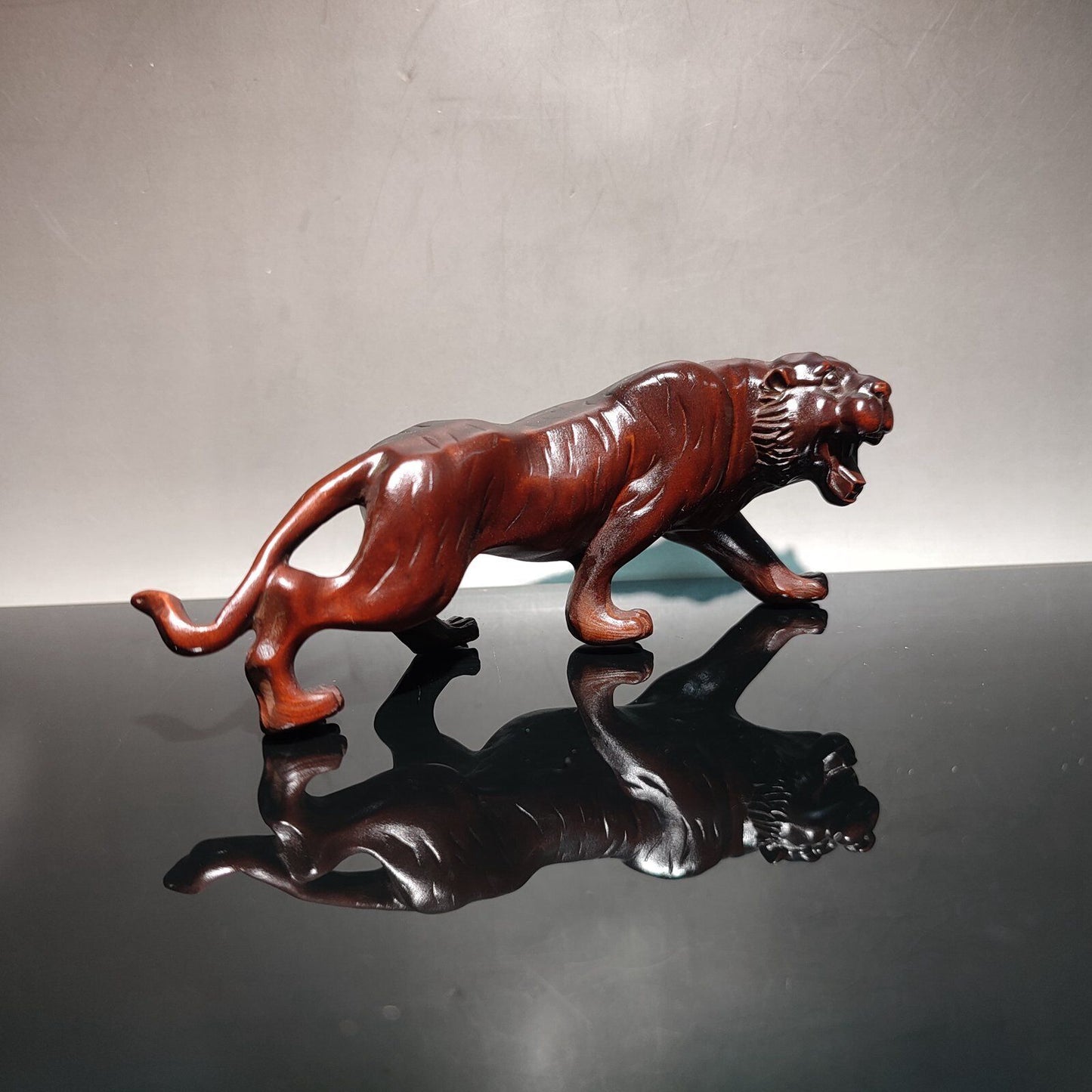 Nice Wood Carved Tiger Appealing Sculpture Lovely Woodwork Wall Desk Home Decor