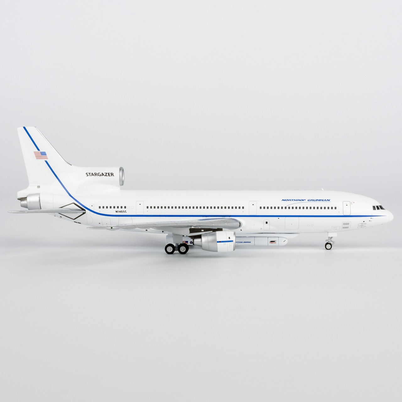 1:400 NGmodels Northrop Grumman Lockheed L-1011 Passenger Diecast Airplane Model