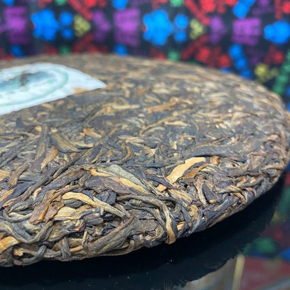 Shen Shan Lao Shu * 2017 Haiwan Old Comrade Lao Tong Zhi Raw Sheng Puer Tea 500g