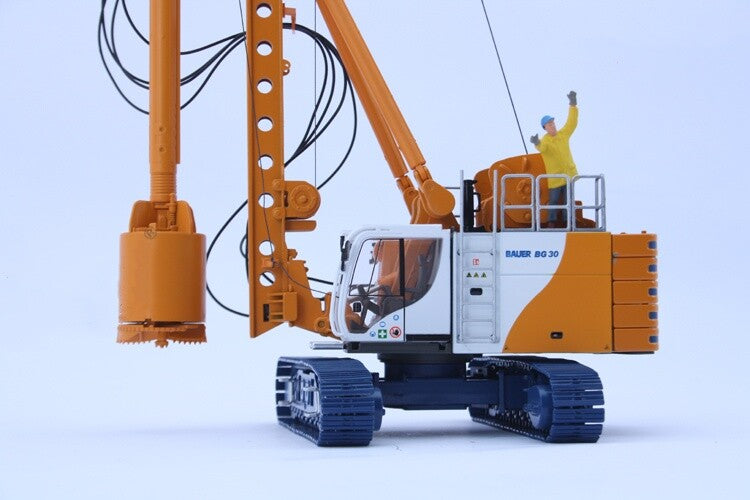 1:50 Bauer Drilling Rig BG30 Equipment Drilling Rig Construction Diecast Model