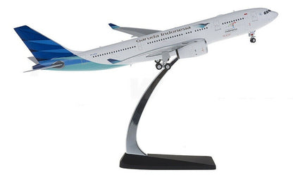 1:200 30CM Phoenix Garuda Indonesia AIRBUS A330-200 Airplane Diecast Plane Model