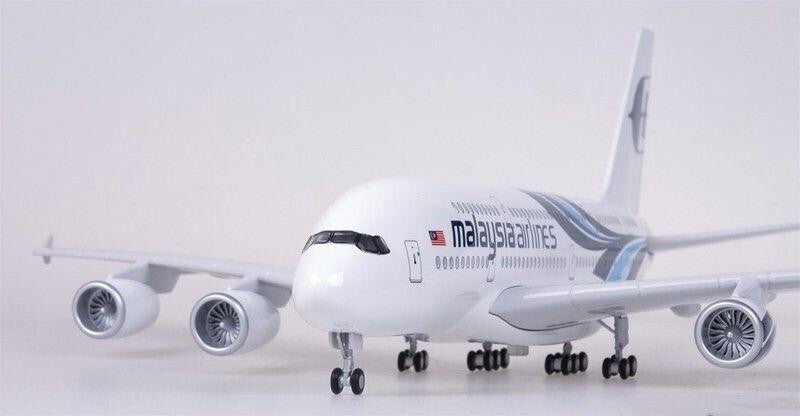 46CM 1:160 Malaysia Airlines AIRBUS A380 Airplane Landing Gear Resin Plane Model