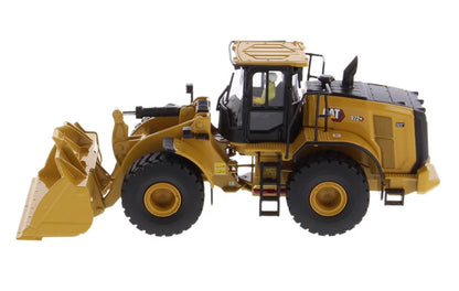 1:50 DM 972 XE Wheel Loader Construction Machine Equipment Diecast Model
