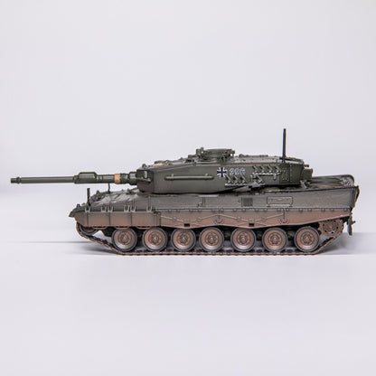 Panzerkampf 1/72 12226PD German Leopard 2A4 Main Battle Tank Model Ornament