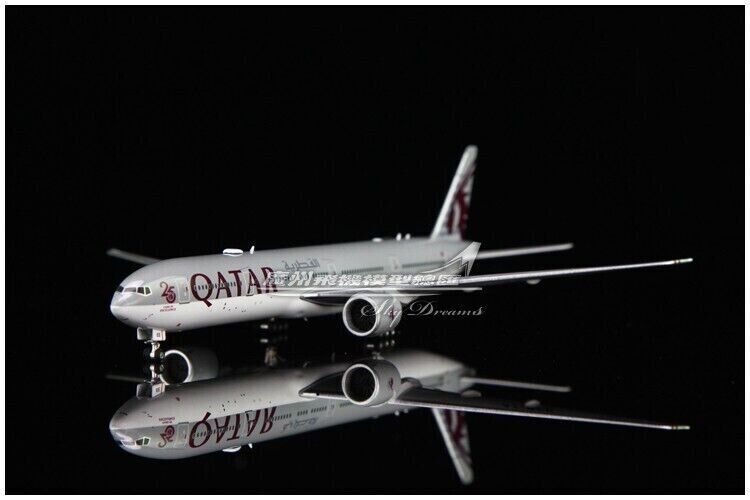 1:400 Phoenix QATAR BOEING 777-300ER Passenger Airplane Diecast Aircraft Model