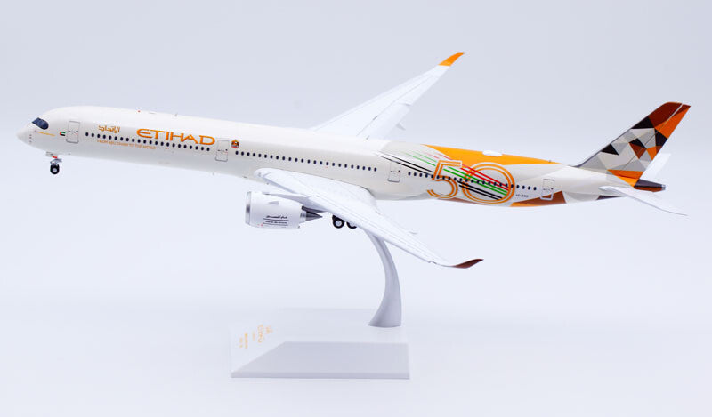 1:200 JC Wings ETIHAD AIRBUS A350-1000 Flap Down Airplane Diecast Aircraft Model