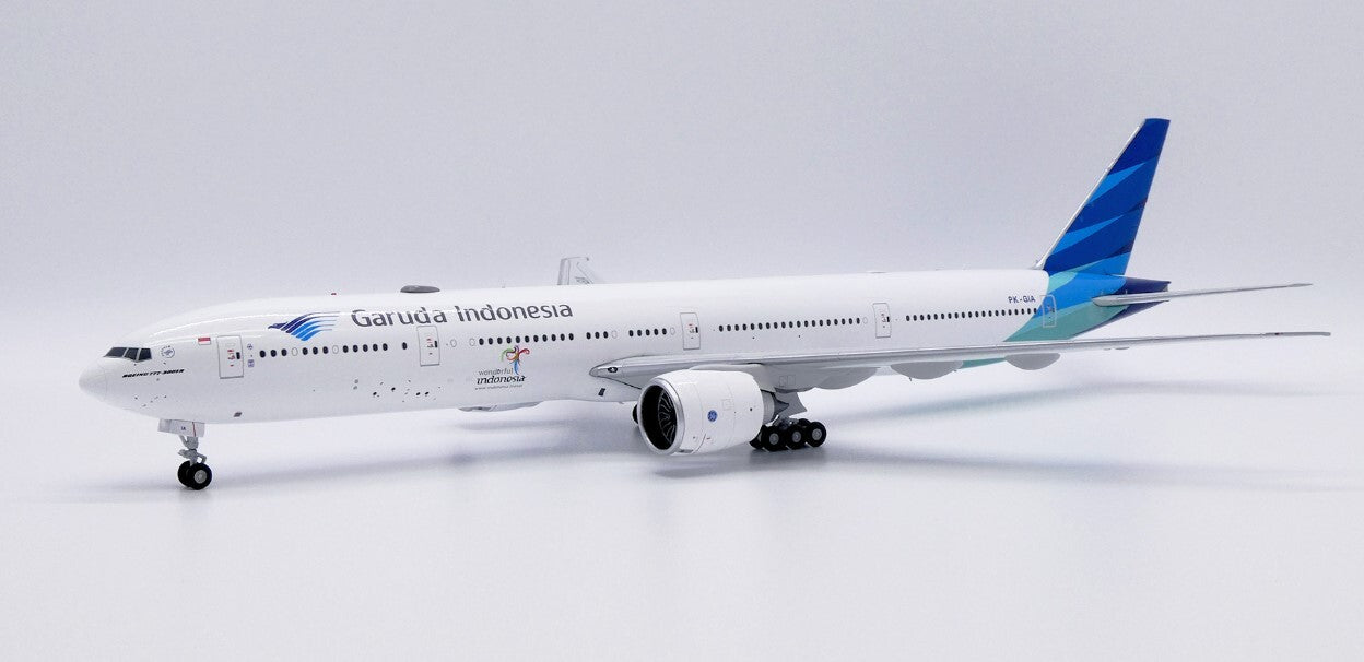1:200 37CM JC Wings Garuda Indonesia BOEING 777-300ER Airplane Diecast Model