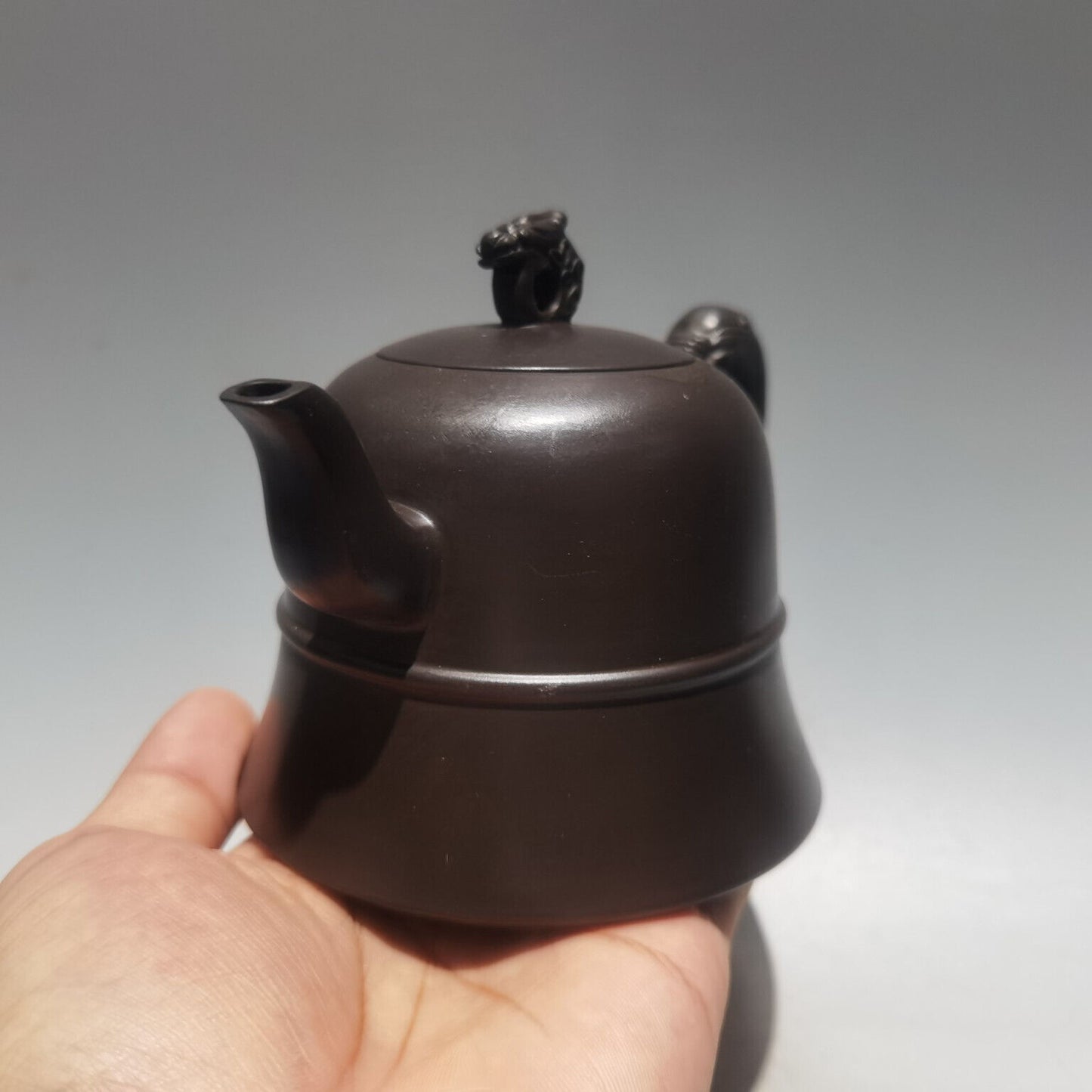 Chinese Yixing Zisha Clay Handmade Exquisite Teapot（钟形壶 底款：王新红）