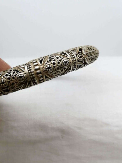 Old Chinese tibet silver Hollow-out handcarved flower round Bracelet