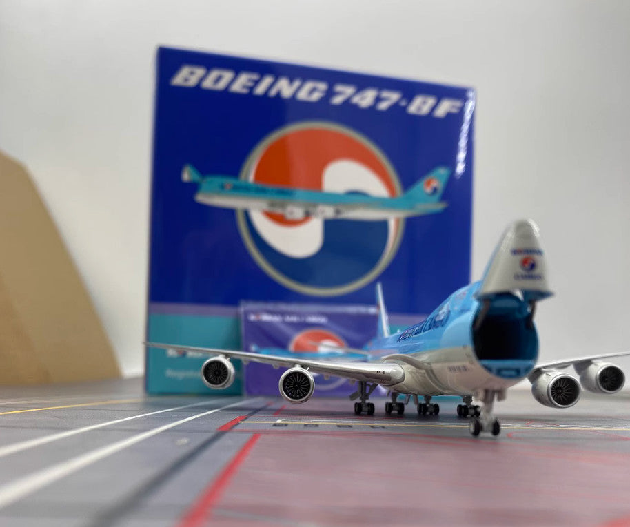 1:400 YY Wings KOREAN AIR CARGO BOEING 747-8 Airplane Diecast Aircraft Model