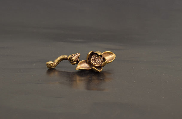 Pure Solid Brass Carved Lotus Frog Tea Ceremony Copper Tea Pet Small Ornament