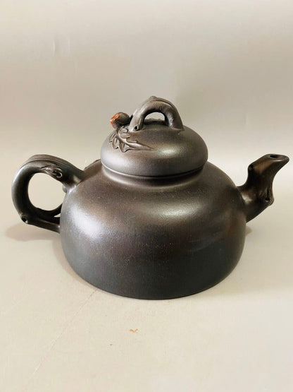 Chinese Yixing Zisha Clay Handmade Exquisite Teapot （桃叶壶 底款：王寅仙）