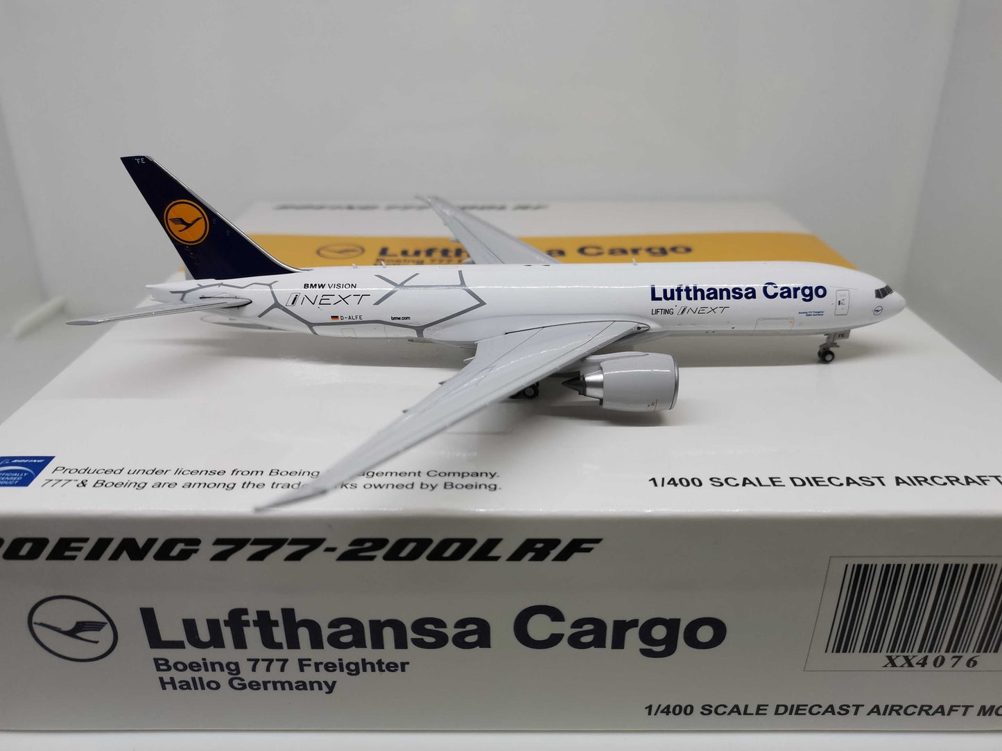 1:400 JC Wings Lufthansa Cargo BOEING B777-200LRF Airplane Diecast Model