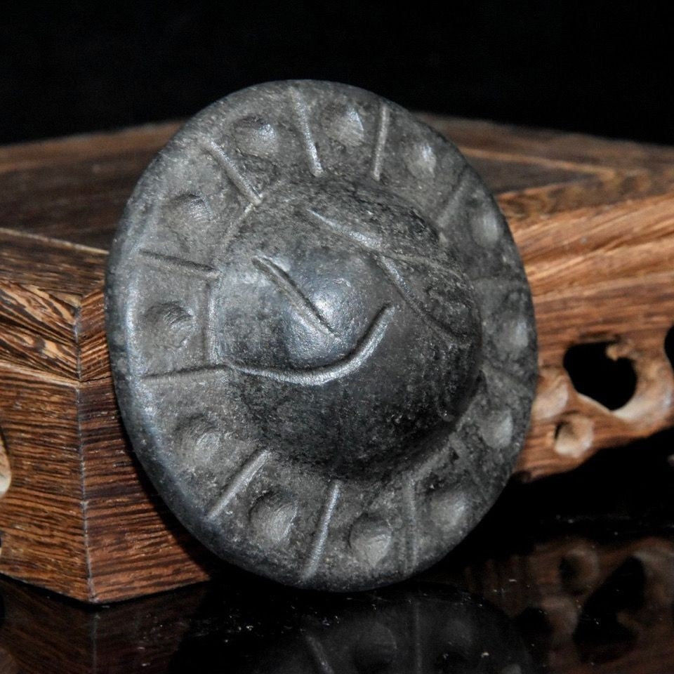 Old Hongshan Culture Meteorite Magnetite UFO Alien Carving Collectible
