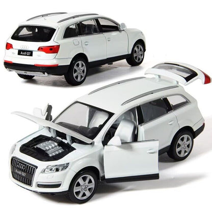1:32 Audi Q7 SUV Diecast Model Car Toy Vehicles Car Sound Light Collection Gift