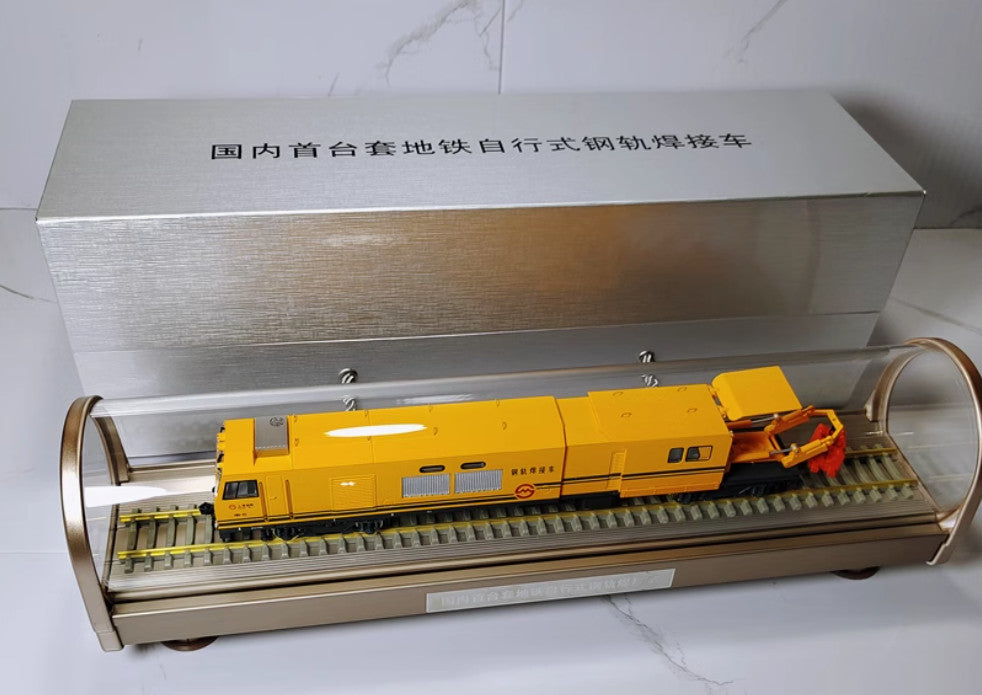 1:68 34CM Self-propelled Rail Welding Vehicle Train Diecast Model Collection