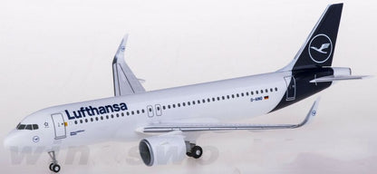 1:200 Hogan Lufthansa AIRBUS A320neo Passenger Airplane ABS Plastic Plane Model