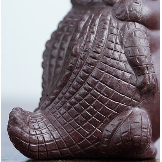 Handmade Artwork Yixing Zisha Purple Clay Tea Pet Alligator Table Decoration New