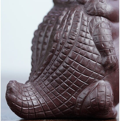 Handmade Artwork Yixing Zisha Purple Clay Tea Pet Alligator Table Decoration New