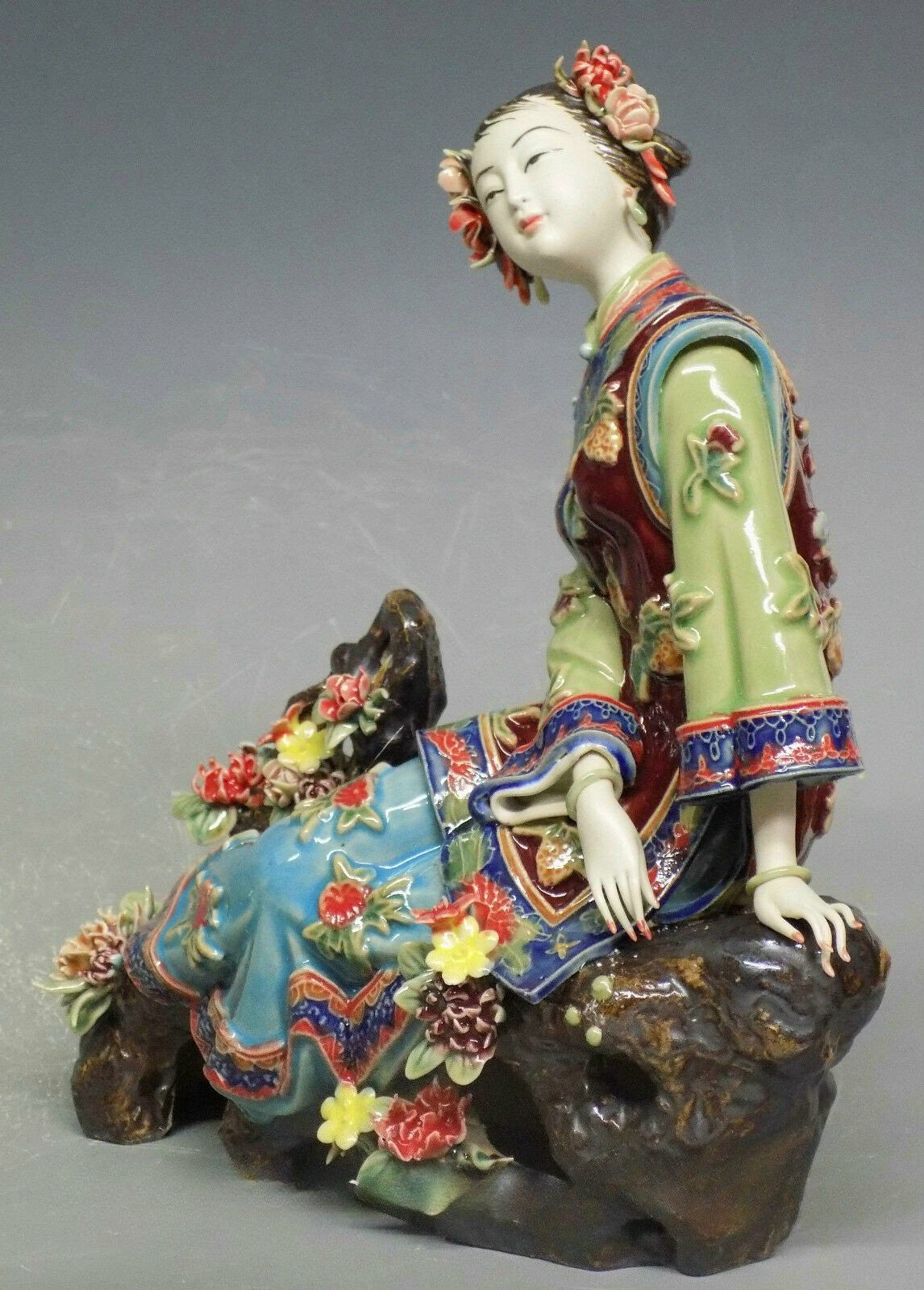 Vintage Wucai Porcelain Pottery Ceramic Seat Happy Lady Women Flower Figurine