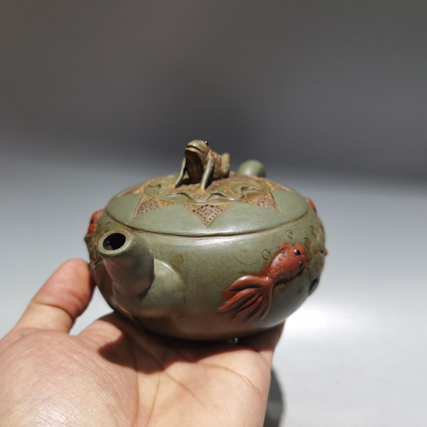 Chinese Yixing Zisha Clay Handmade Exquisite Teapot （青蛙荷叶壶 底款：蒋蓉）