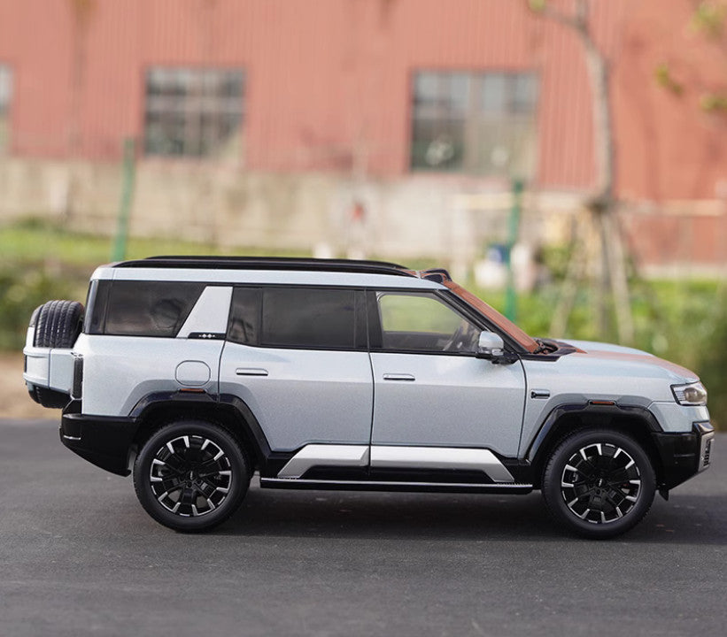 1:18 Scale BYD Formula Leopard 8 SUV Cross-country New Energy Car Diecast Model