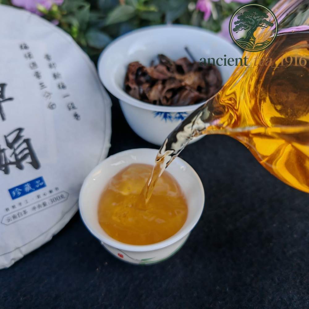 300g 2024 Spring White Tea Yunnan Ancient Tree Moonlight White Tea Cake