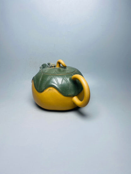 Chinese Yixing Zisha Clay Handmade Exquisite Teapot （荷叶青蛙 底款：蒋蓉）