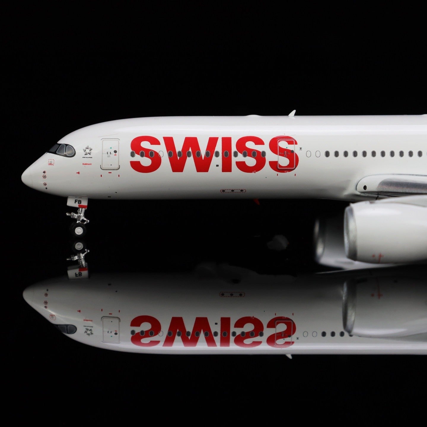 1:400 Phoenix Swiss Airbus A350-900 HB-IFB Airplane Diecast Aircraft Model