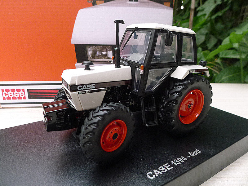 1:32 UH 6436 Case International 1394 4WD Tractor Farm Machine Diecast Model