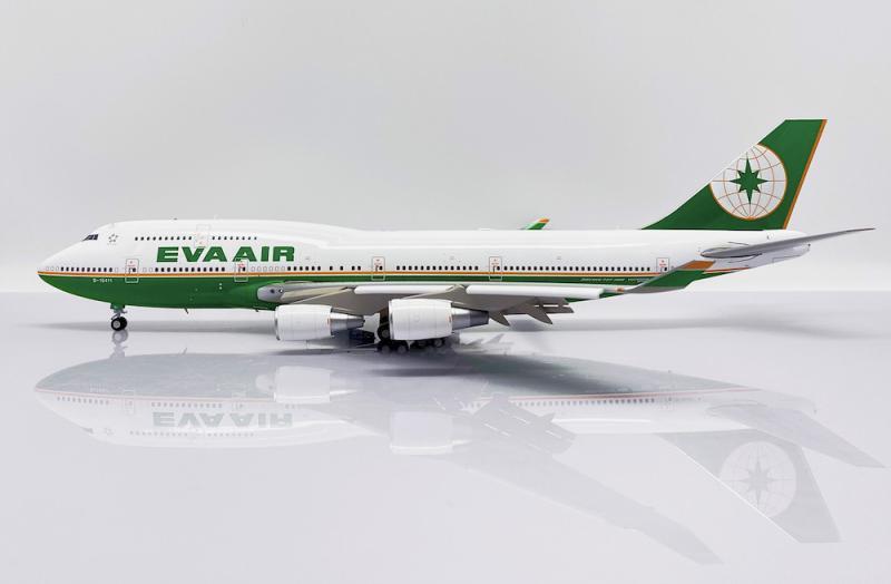 1:200 JC Wings Eva Air BOEING B747-400 Flap Down Airplane Diecast Aircraft Model