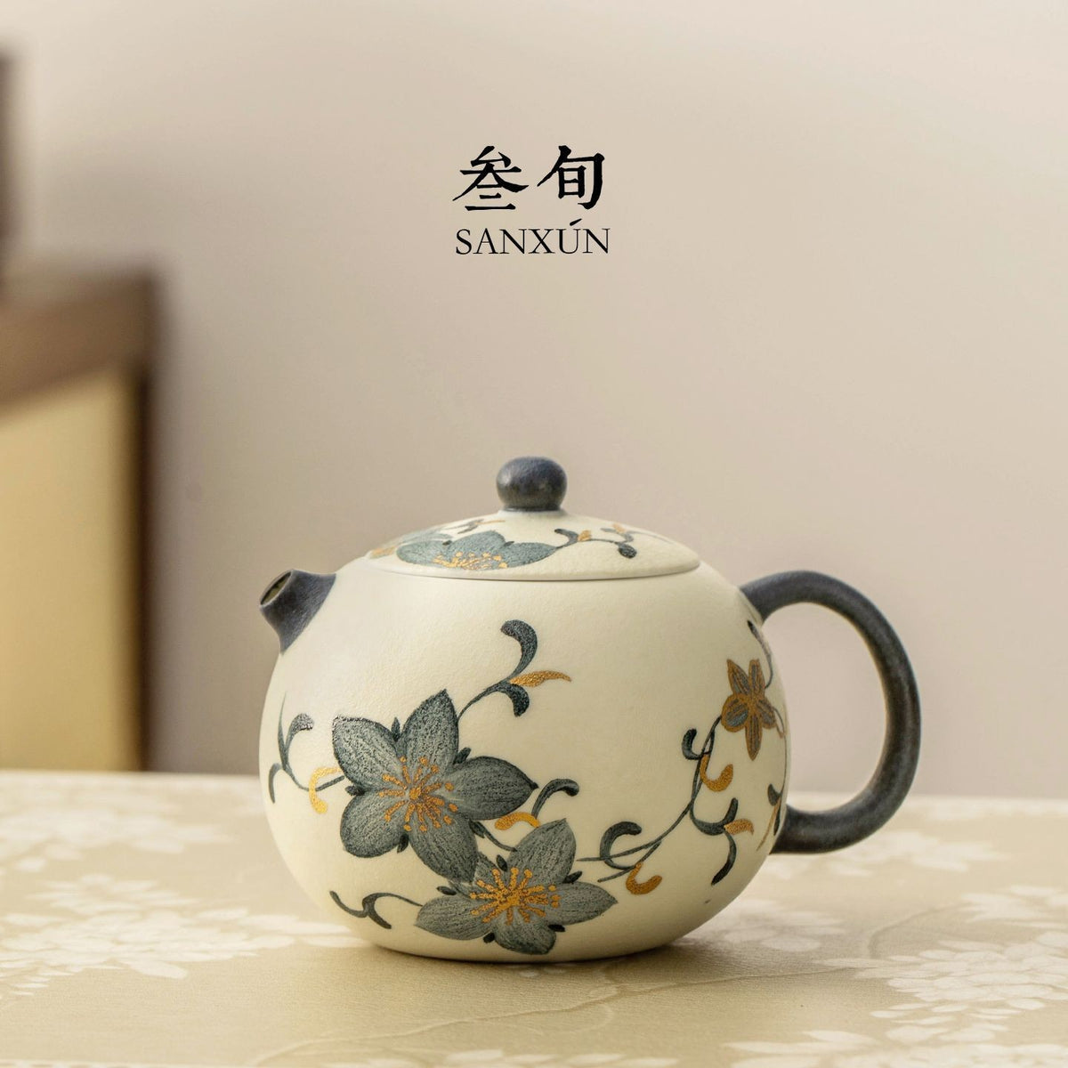 Hand-painted Blue White Porcelain Xishi Teapot 10.7cm Gongfu Tea Brewer