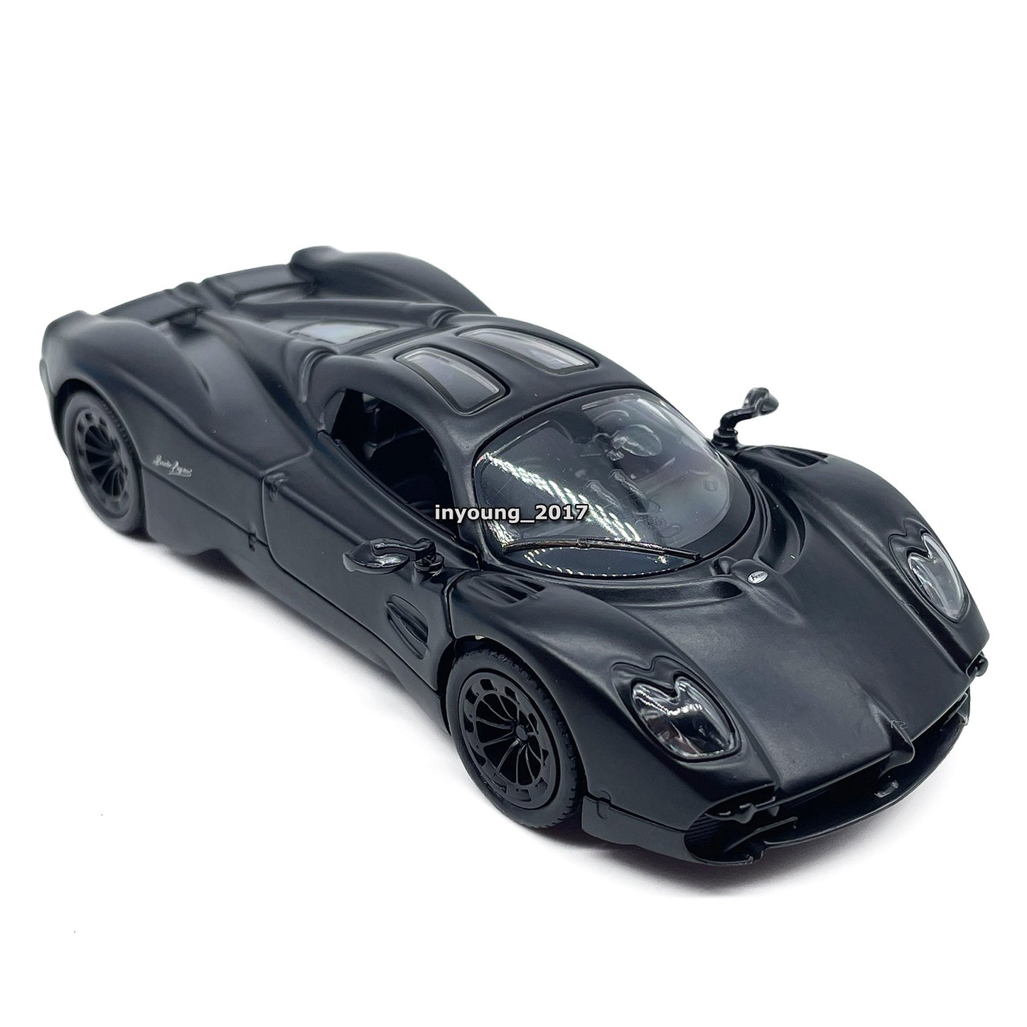 1/36 Pagani Utopia Model Car Diecast Toy Cars Toys for Boys Kids Gifts Black