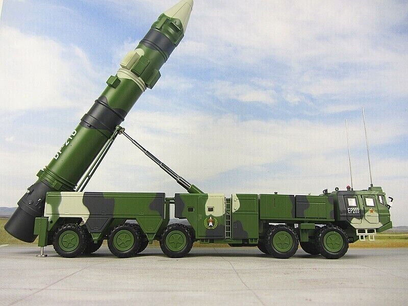 1:35 49CM DF-21D Medium-range Anti-ship Missile Launcher Truck Diecast Model
