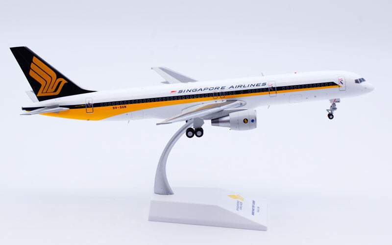 1:200 JC Wings SINGAPORE AIRLINES BOEING 757-200 Airplane Diecast Aircraft Model