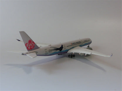 JC Wings CHINA AIRLINES For AIRBUS A350-900 B-18901 FLAPS DOWN 1/400 plane Model