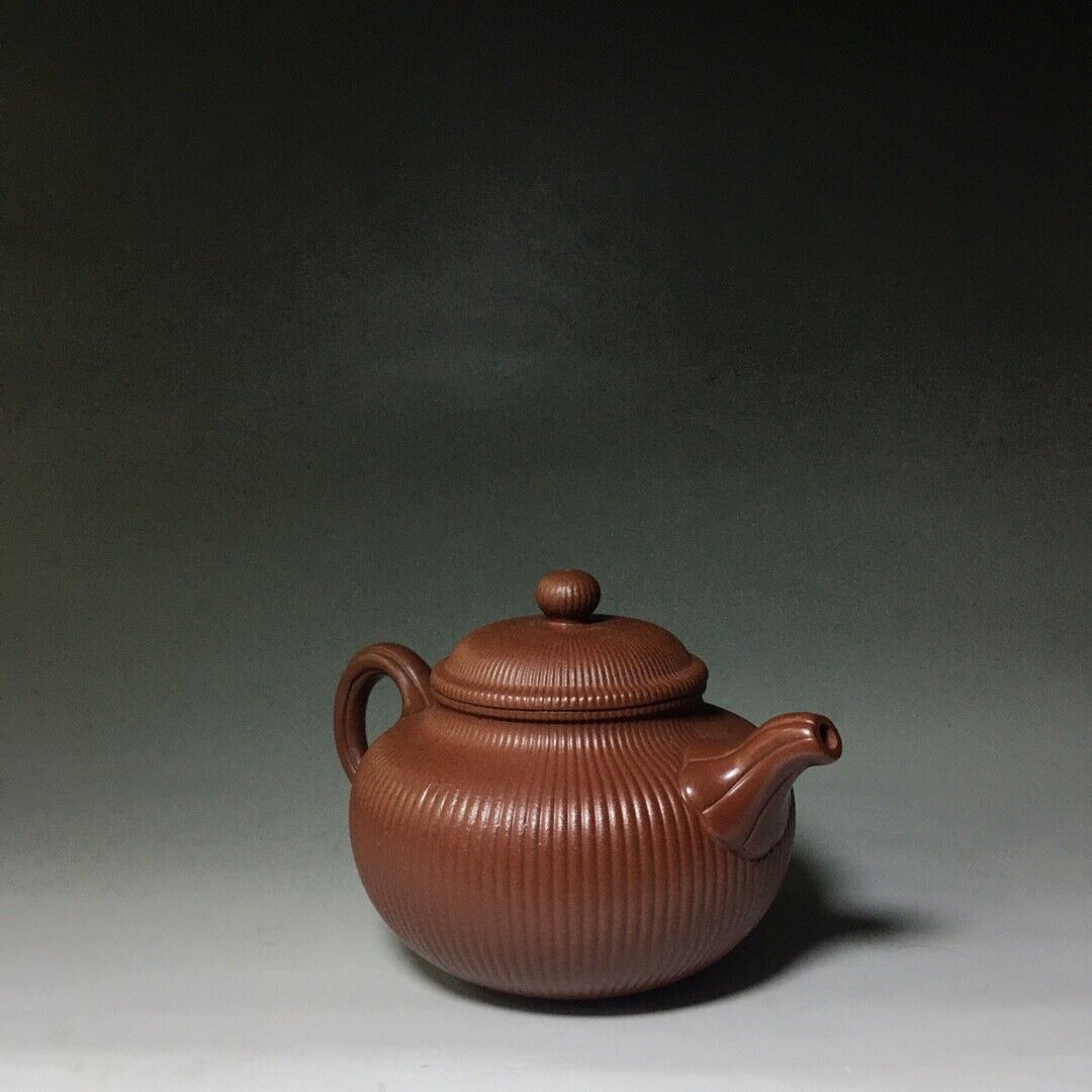 Chinese Yixing Zisha Clay Handmade Exquisite Teapot （筋纹掇只 底款：王国望）