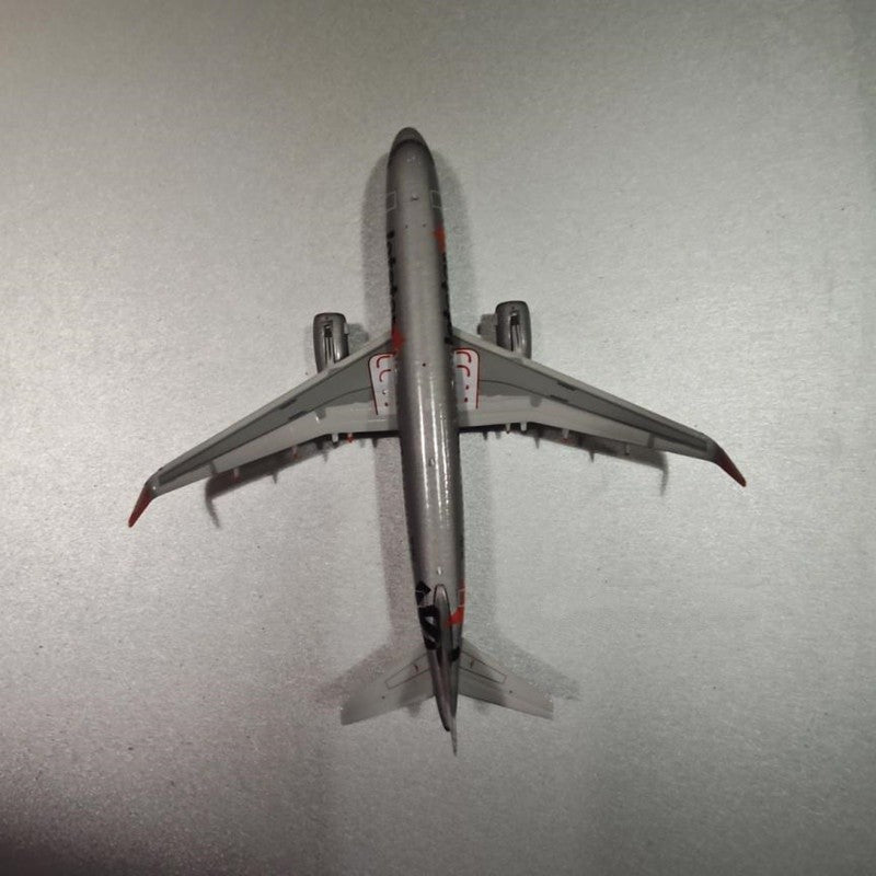 1:400 Phoenix Jetstar Airbus A320 VH-XNJ Airplane Diecast Aircraft Plane Model